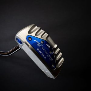 SQUAD Tour Issue mid-mallet putter with blue anodised insert